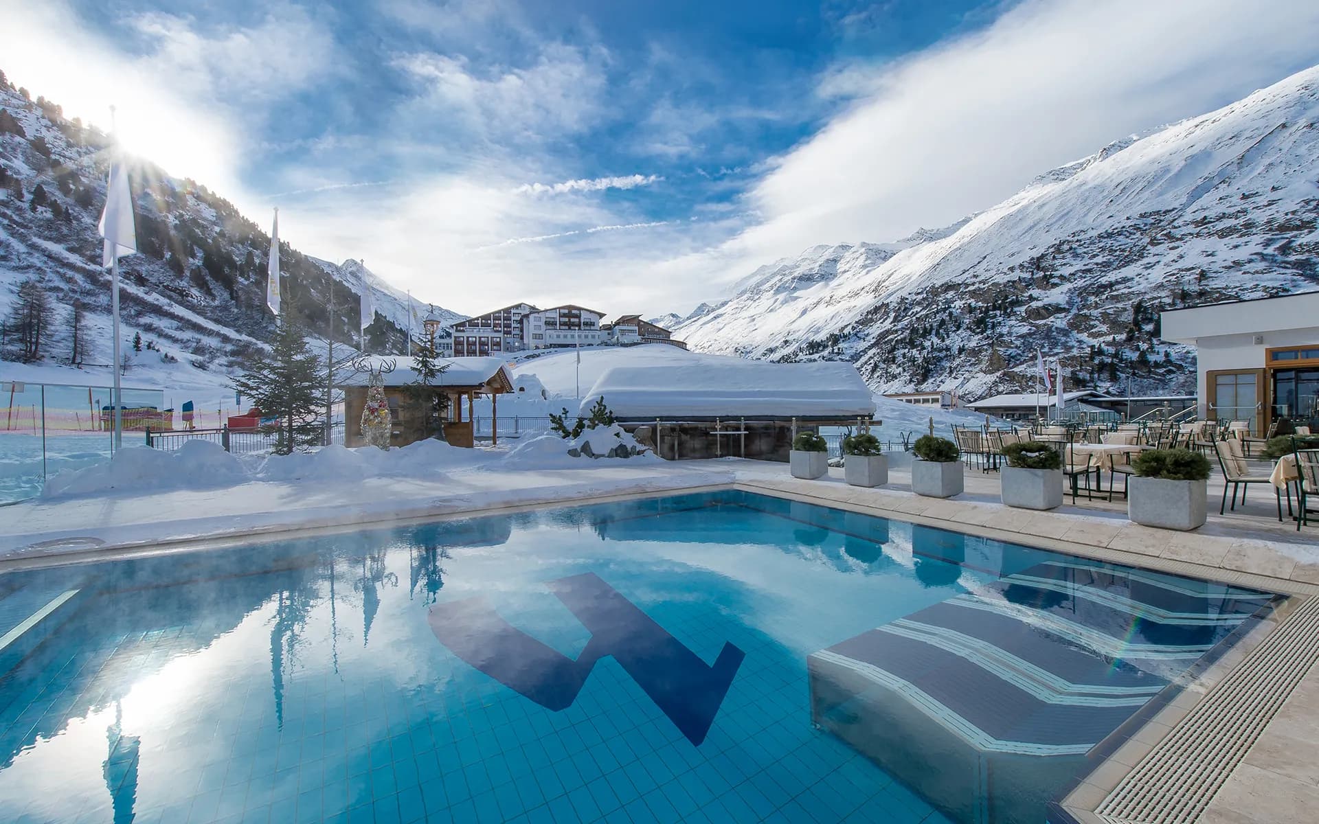 Hochfirst_1920x1200_Outdoor_OutdoorPoolHochfirst_web