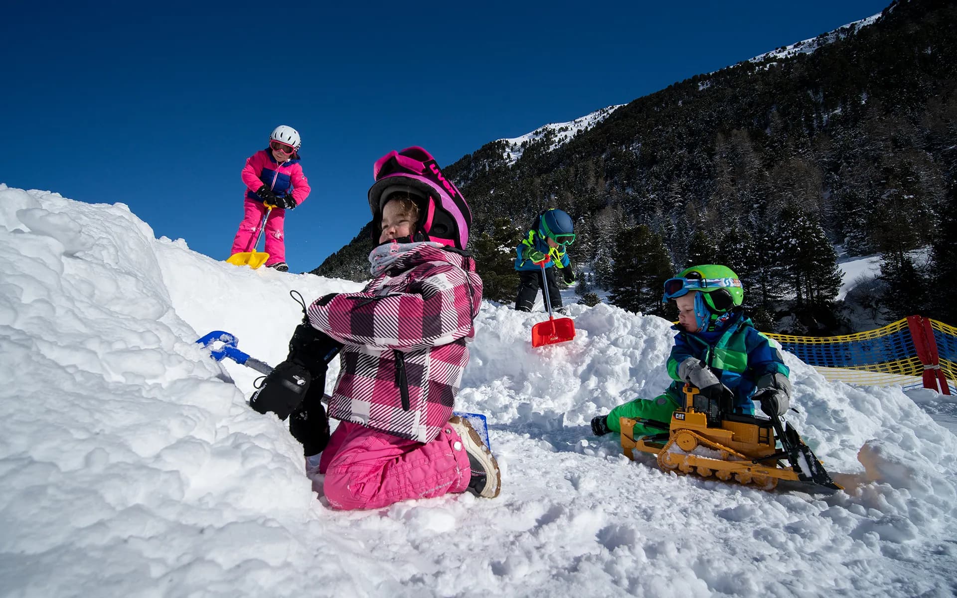 Hochfirst_1920x1200_kinder-club-gurgl_01